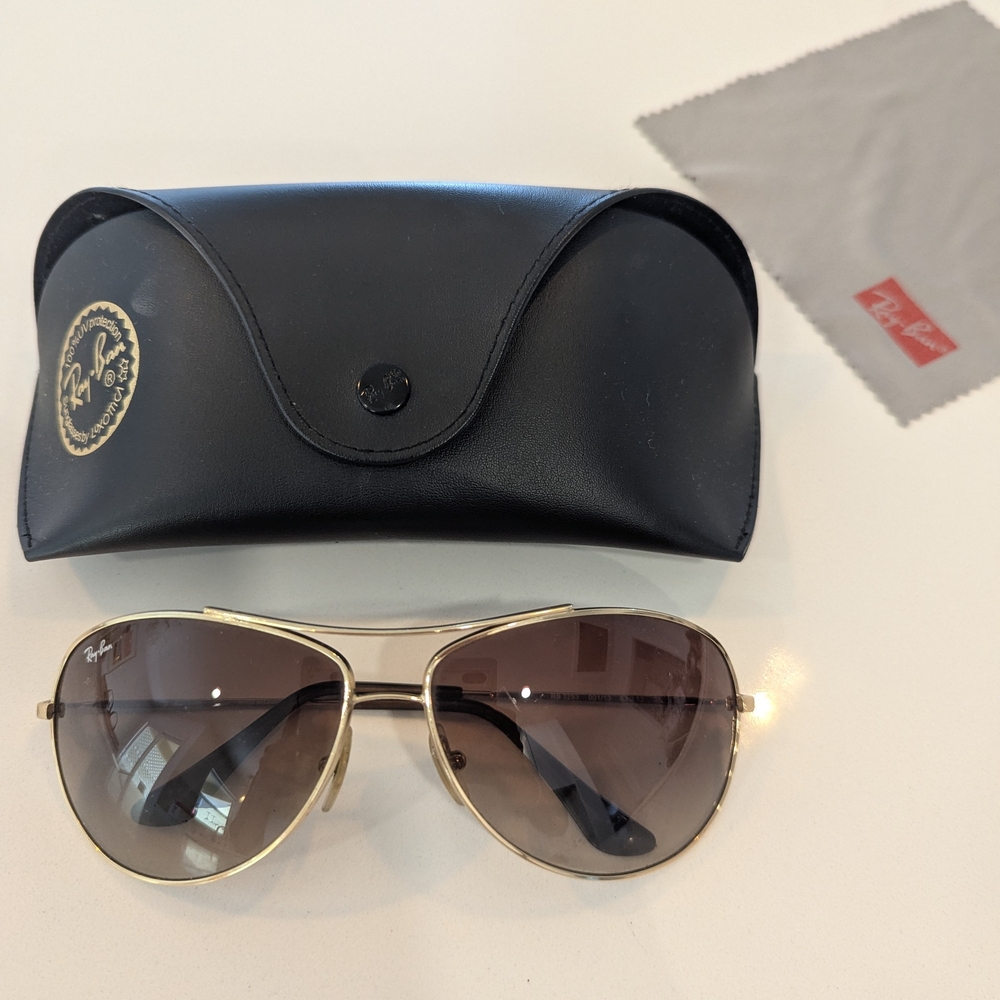 Ray-Ban Gold Aviator Sunglasses